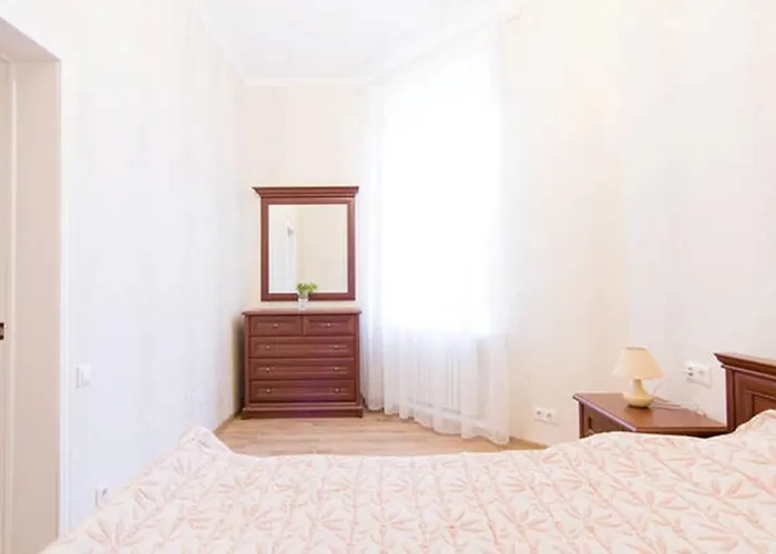 On Deribasovskaya 18 *